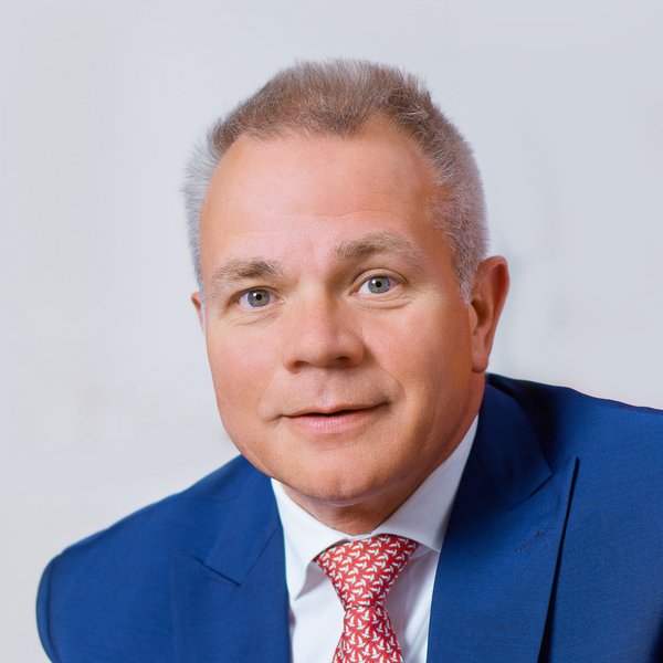 Dr. Michael Fiedeldey